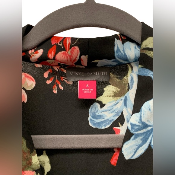 New! Vince Camuto floral chiffon sheer sleeveless v-neck blouse, black, small - Picture 4 of 7